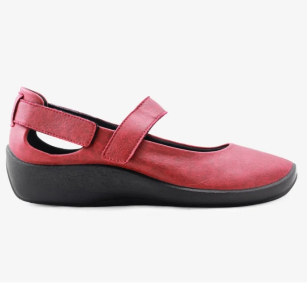 NEW Arcopedico L51 Cherry Red Vegan Leather Mary Jane's Supportive Vegan 41 10.5